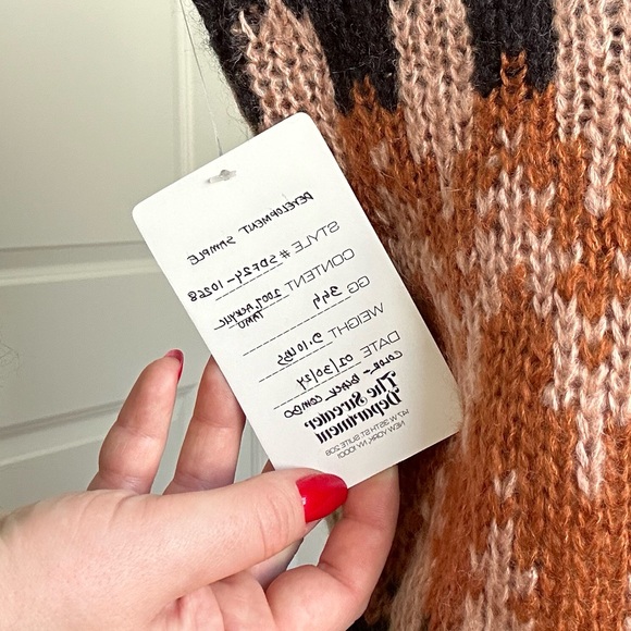 Fair Isle V-neck Pullover Sweater - Picture 6 of 7